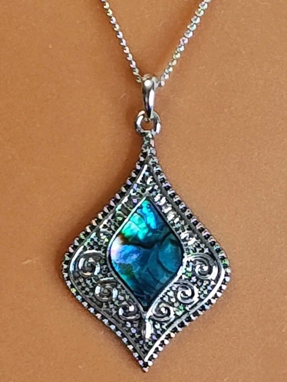 Elsie & Zoey Abalone Pendant Necklace Silver Tone Y2K Whimsical Dainty Chain 12"